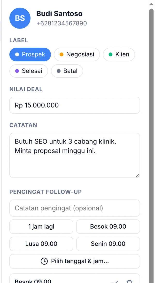 Kartu kontak Rocket Hub berisi label Prospek, nilai deal Rp 15.000.000, catatan, dan pengingat follow-up